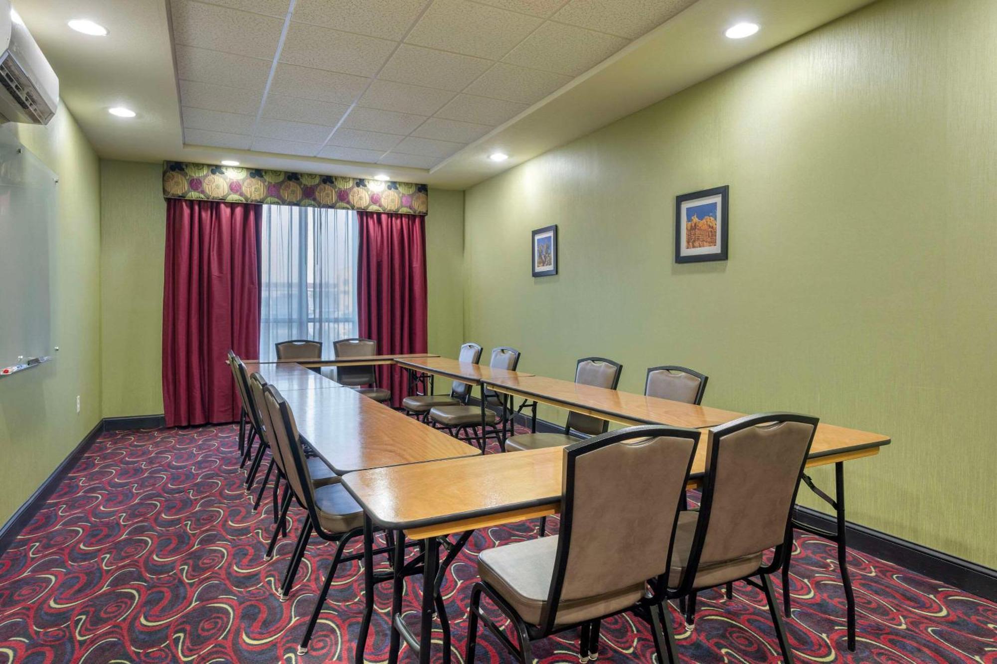 Comfort Inn & Suites ארטסיה מראה חיצוני תמונה