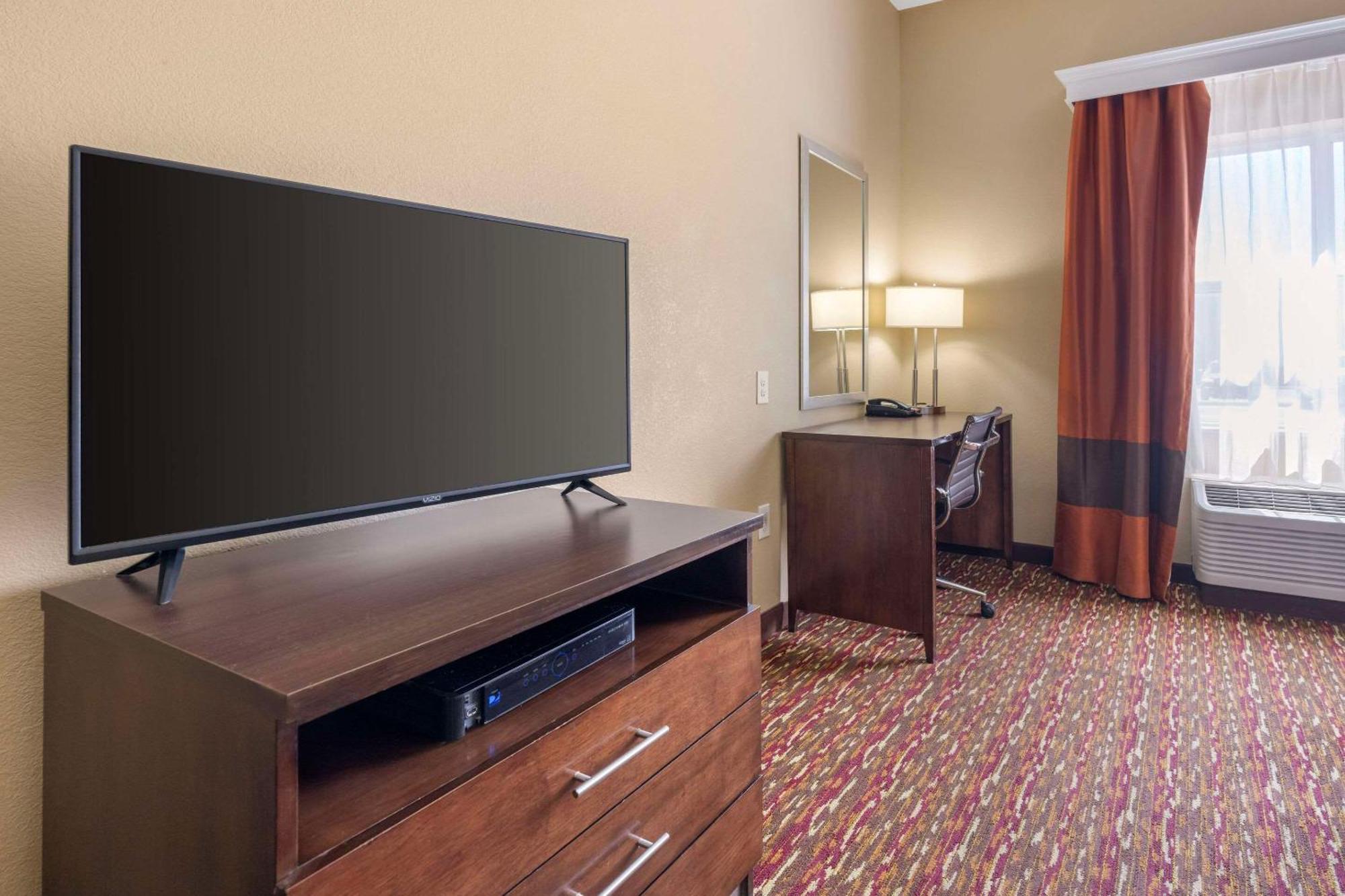 Comfort Inn & Suites ארטסיה מראה חיצוני תמונה